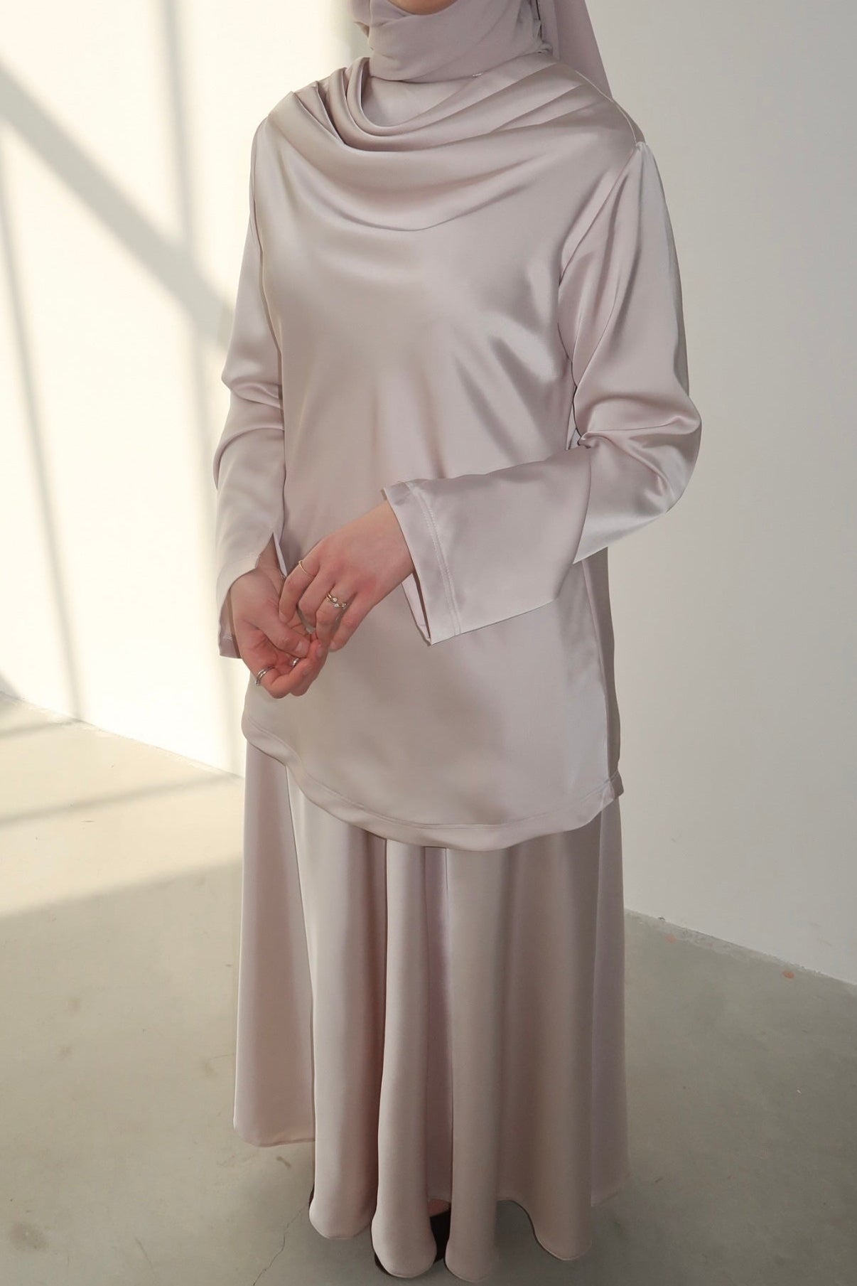 The Fluid Silhouette Blouse - Lumière